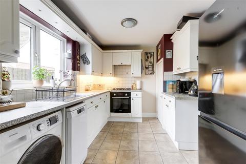 3 bedroom end of terrace house for sale, Lawton Drive, Nottingham NG6