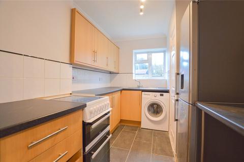 2 bedroom maisonette to rent, High Road, Byfleet, Surrey, KT14