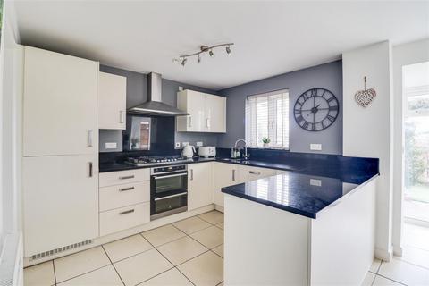 4 bedroom detached house for sale, Kiln Road, Benfleet SS7