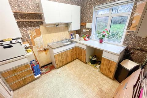39 Upcroft Avenue, Edgware, HA8 9RA