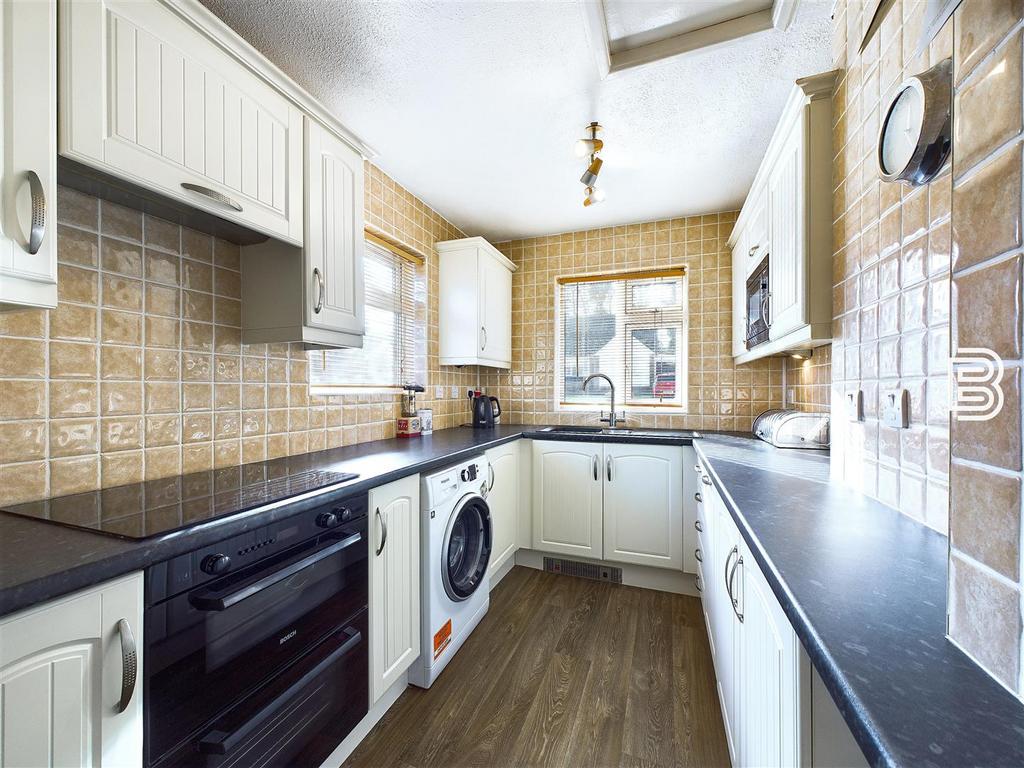 Kitchen (1).jpg