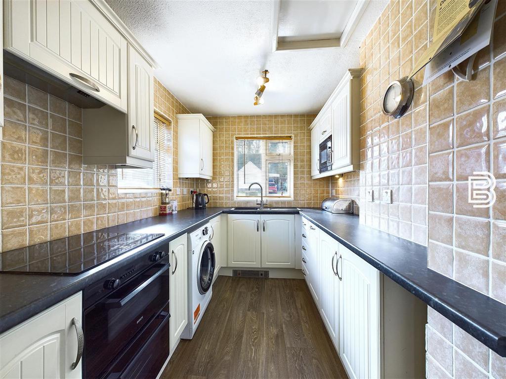 Kitchen (2).jpg
