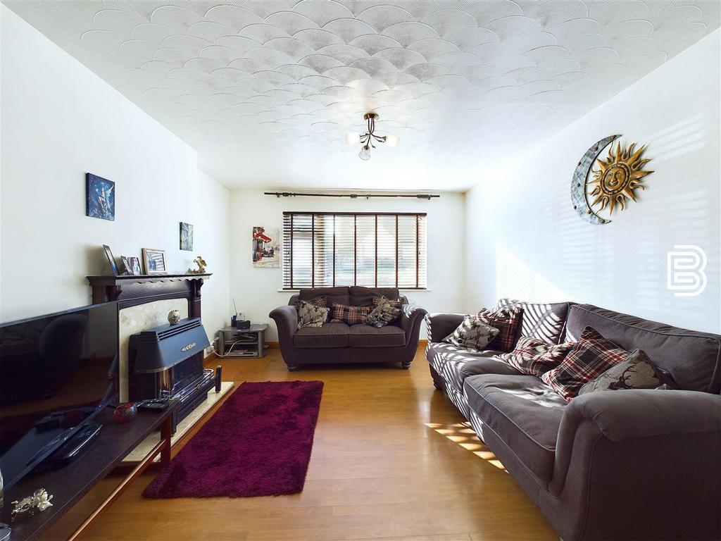Living Room (2).jpg