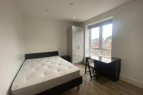 Studio to rent, Luminaire Apartments, Kilburn High Road, London