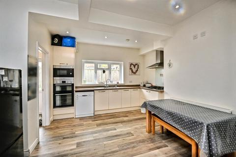 4 bedroom semi-detached house for sale, Ringwood Road, Eastbourne