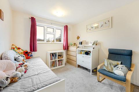 2 bedroom flat for sale, Field Lane, Brentford TW8