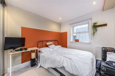 2 bedroom flat for sale, Scarborough Street, London E1