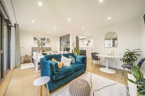 1 bedroom flat for sale, Hemming Street, London E1