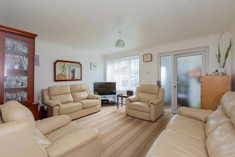 10 Pepys Close, Slough, SL3 8QD