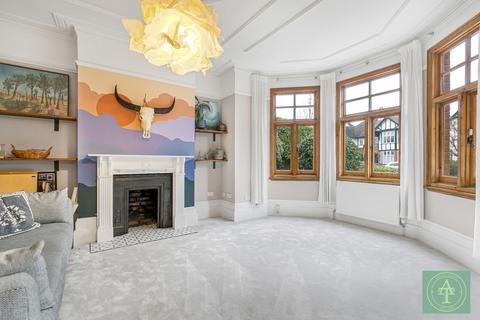 86 The Mall, London, N14 6LP