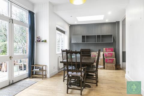 86 The Mall, London, N14 6LP