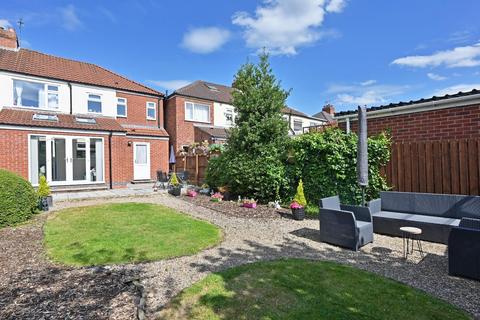 3 bedroom semi-detached house to rent, Ambleside Avenue, York, YO10 3RX