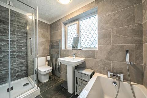 2 Stuart Grove, Thorpe Willoughby, Selby, YO8 9NR