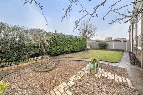 2 Stuart Grove, Thorpe Willoughby, Selby, YO8 9NR