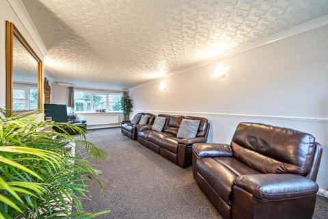 2 Stuart Grove, Thorpe Willoughby, Selby, YO8 9NR