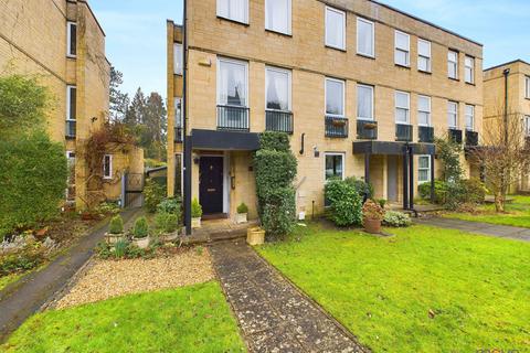 4 bedroom end of terrace house for sale, East Approach Drive, Cheltenham GL52