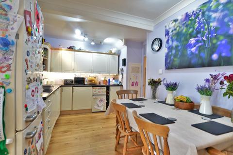 4 bedroom end of terrace house for sale, Garrard Road, Slough, Slough