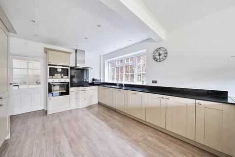 5 bedroom detached house for sale, Walldown Road, Whitehill, Hampshire, GU35