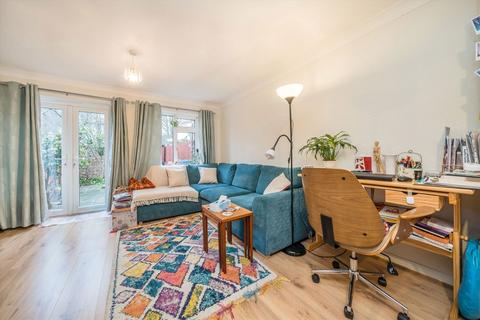 2 bedroom terraced house for sale, Iris Close, Surbiton KT6