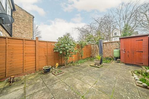 2 bedroom terraced house for sale, Iris Close, Surbiton KT6