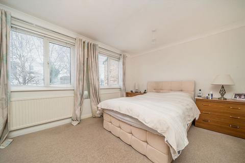 2 bedroom terraced house for sale, Iris Close, Surbiton KT6