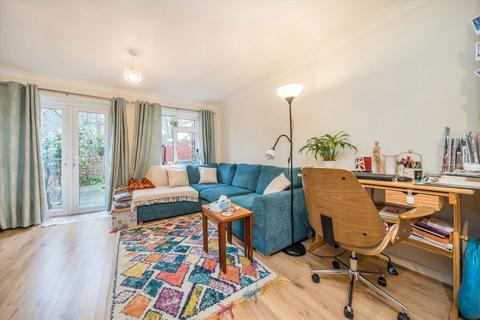11 Iris Close, Surbiton, KT6 6JR
