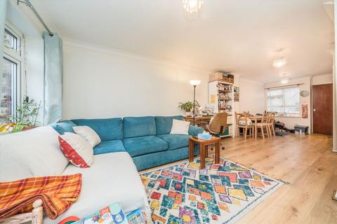 11 Iris Close, Surbiton, KT6 6JR