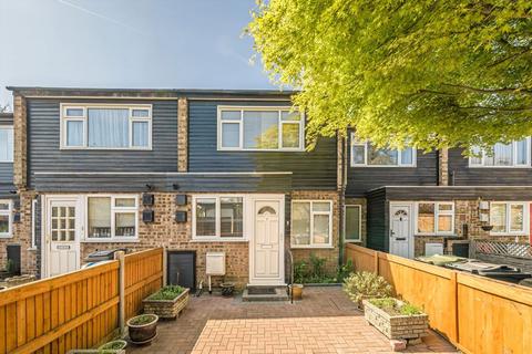 11 Iris Close, Surbiton, KT6 6JR