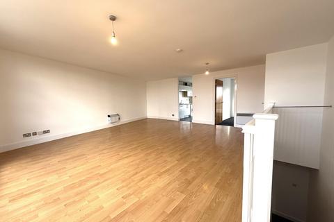 4 bedroom flat to rent, Barrland Street, Pollokshields, Glasgow, G41