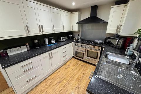 2 bedroom semi-detached house for sale, Craig Road, Macclesfield