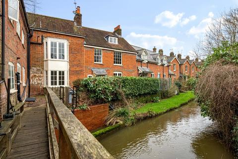 4 bedroom terraced house to rent, Palmerston Street, Hampshire SO51