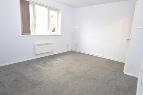 Studio to rent, Lesney Gardens, Rochford