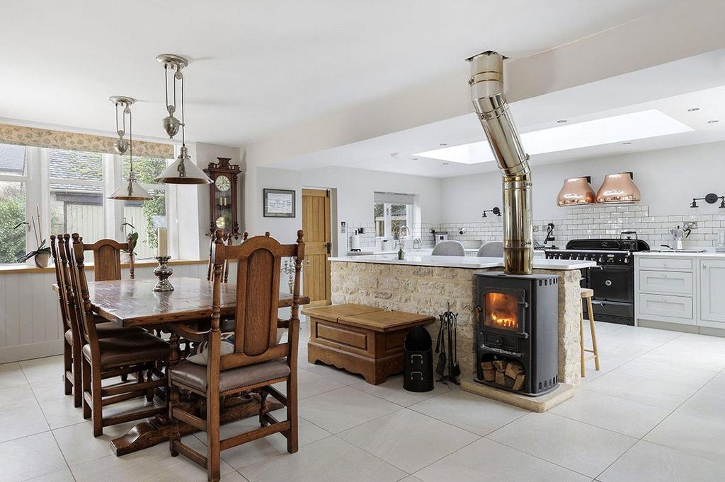 Kitchen/Dining