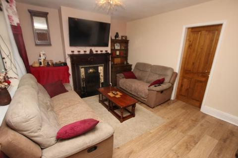 3 bedroom semi-detached house for sale, Manor Park, Silkstone