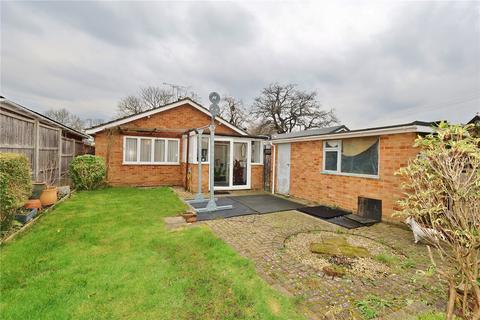 2 bedroom bungalow to rent, Kingfield Close, Woking, Surrey, GU22