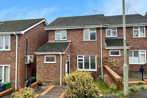 70 Buckingham Way, Frimley, Camberley, GU16 8XP