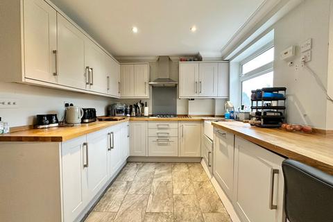 70 Buckingham Way, Frimley, Camberley, GU16 8XP