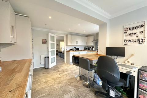 70 Buckingham Way, Frimley, Camberley, GU16 8XP