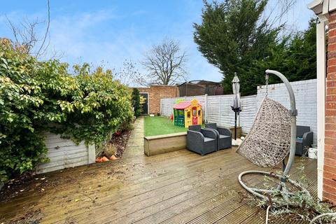 70 Buckingham Way, Frimley, Camberley, GU16 8XP