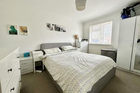 70 Buckingham Way, Frimley, Camberley, GU16 8XP