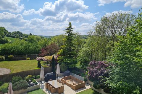 4 Longridge View, Chipstead, Coulsdon, CR5 3QX