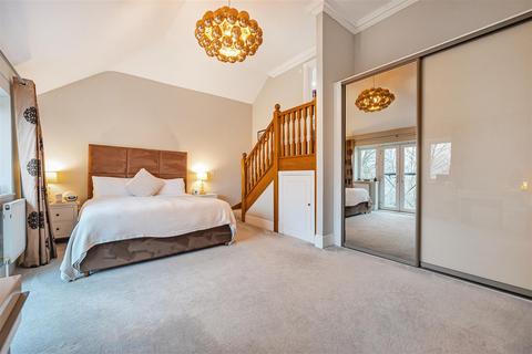 4 Longridge View, Chipstead, Coulsdon, CR5 3QX