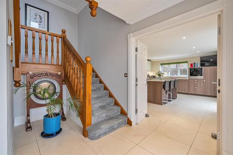 4 Longridge View, Chipstead, Coulsdon, CR5 3QX
