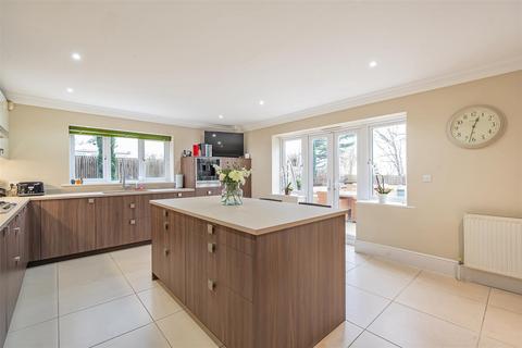 4 Longridge View, Chipstead, Coulsdon, CR5 3QX