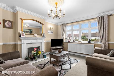 2 Pecks Hill, Nazeing, Waltham Abbey, EN9 2NY