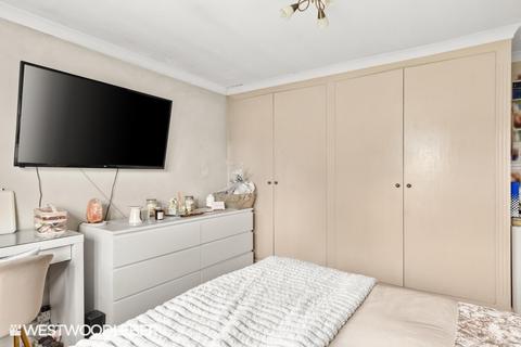 2 Pecks Hill, Nazeing, Waltham Abbey, EN9 2NY