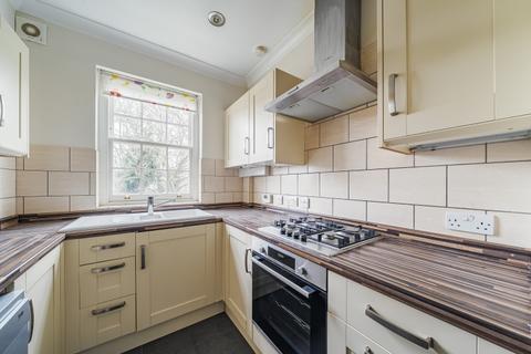 2 bedroom flat to rent, Villiers Road, KT1