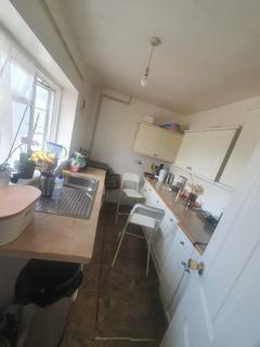 2 bedroom maisonette to rent, Shannon Close, Southall, Greater London, UB2