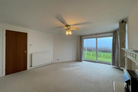 2 bedroom apartment to rent, Scholes Park Road, Scarborough YO12