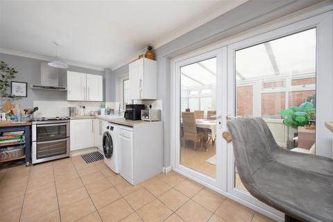 24 Brookmead, Southwick, Trowbridge, BA14 9QJ